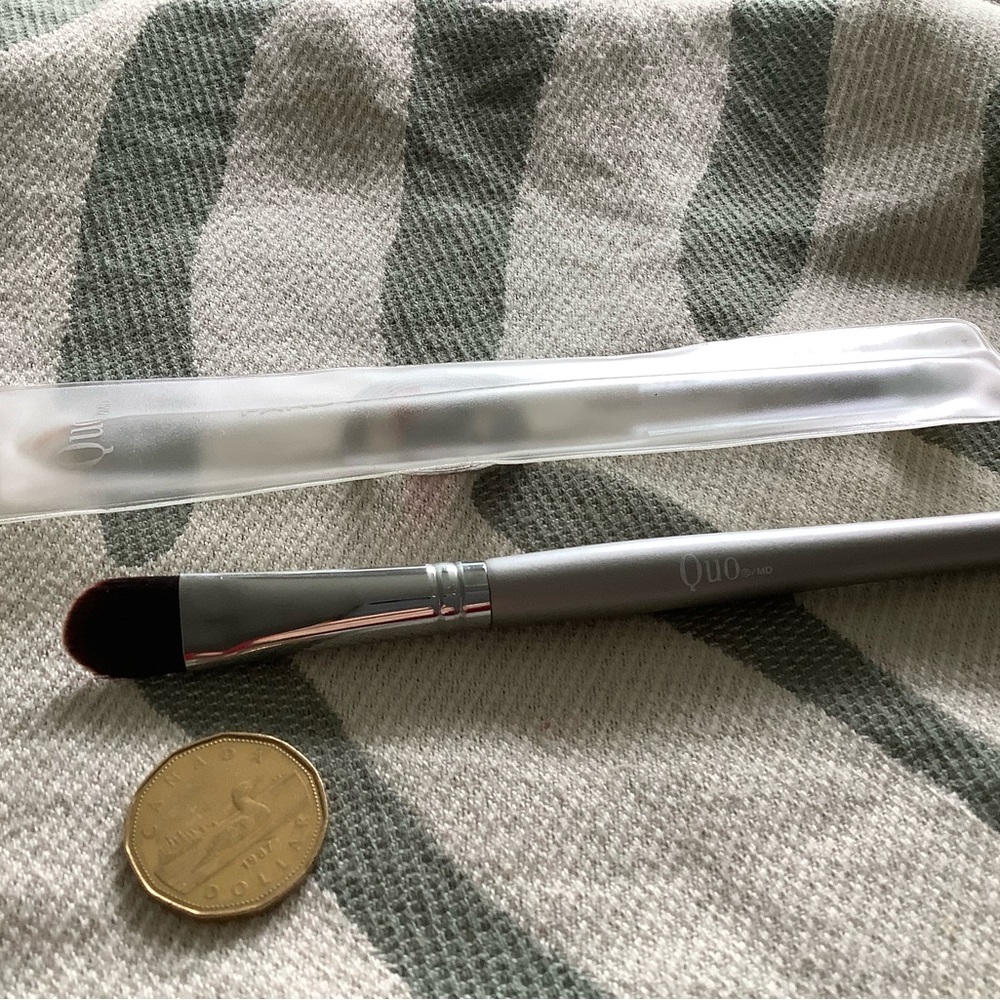 New Quo concealer brush - Picture 2 of 2